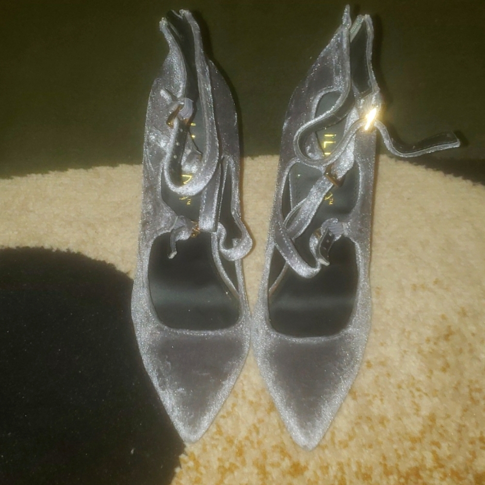 Gray Heels